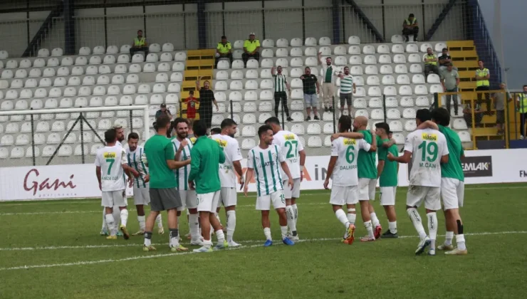 Bursaspor, Düzcespor’u 2-0 mağlup ederek sezona galibiyetle başladı