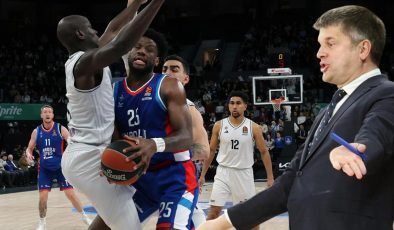 (ÖZET) Anadolu Efes – Paris Basketball maç sonucu: 84-93 | İç sahadaki kriz sürüyor!