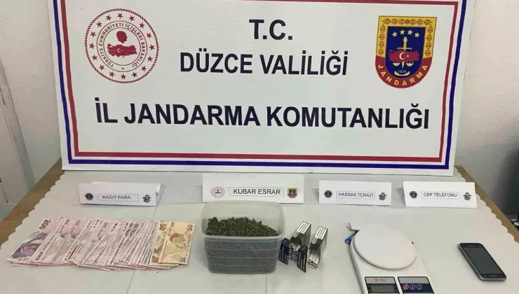 Düzce’de Uyuşturucu Operasyonu: 109 Gram Esrar ve 13 Bin TL Ele Geçirildi